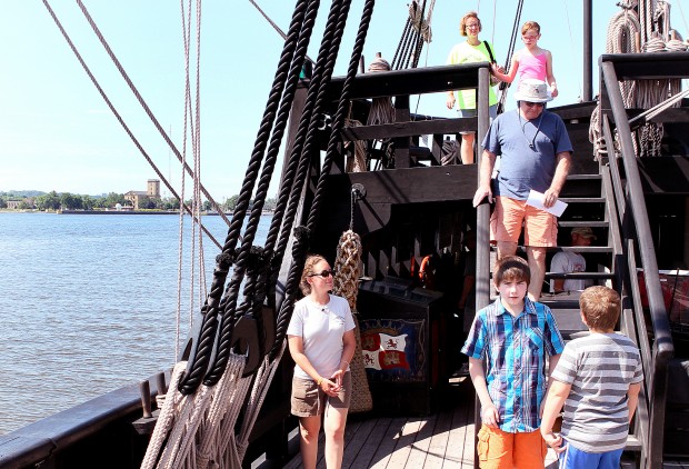 Columbus boats fascinate visitors | Local News | qctimes.com