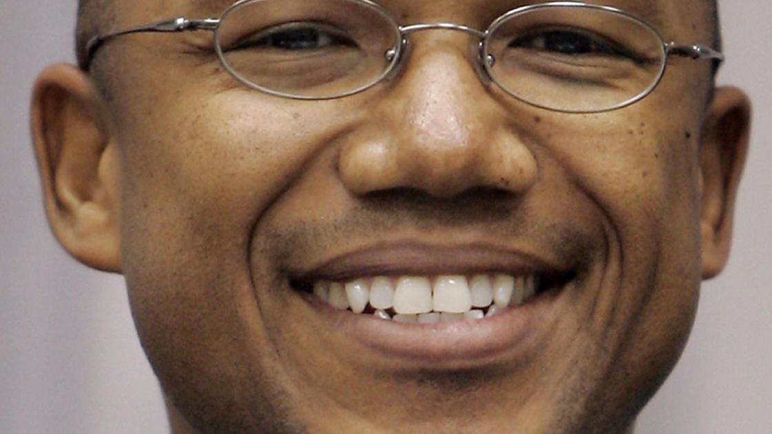 Former Iowa City mayor joins Democrats running for governor Iowa News