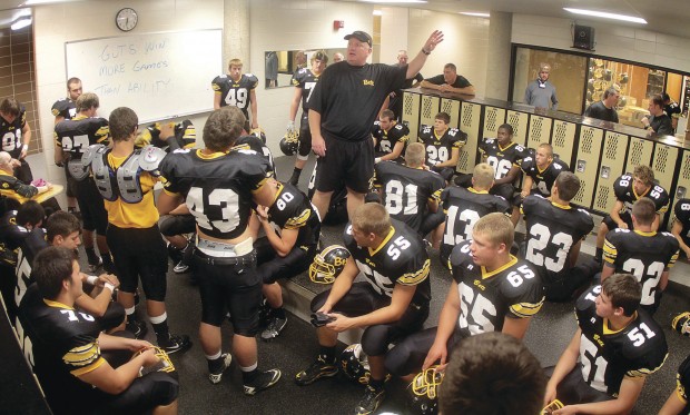 Bettendorf great Pat Angerer kicks off The Score with help from his former  head coach