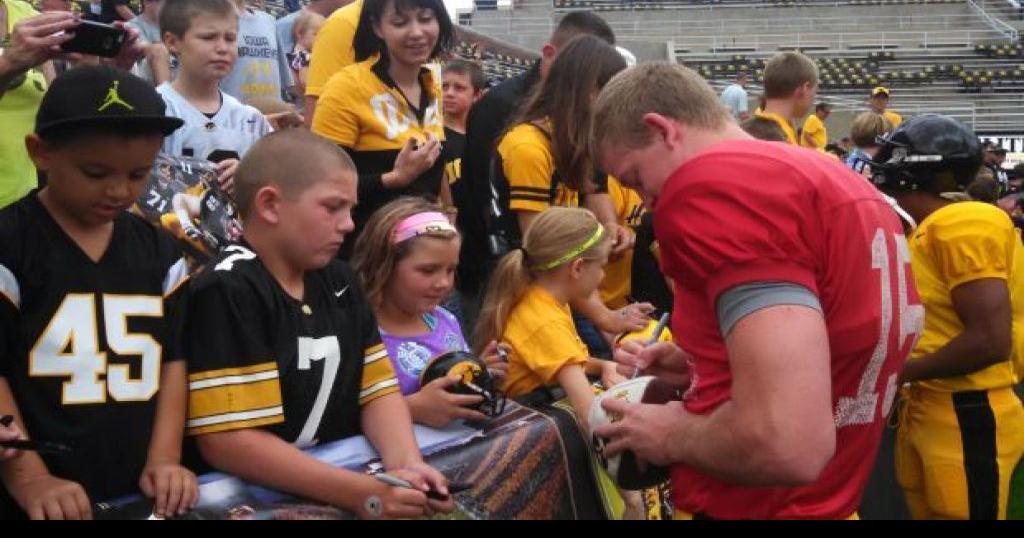 Photos Kids Day at Kinnick