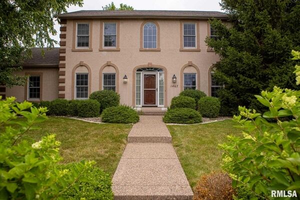4 Bedroom Home in Bettendorf - $539,900