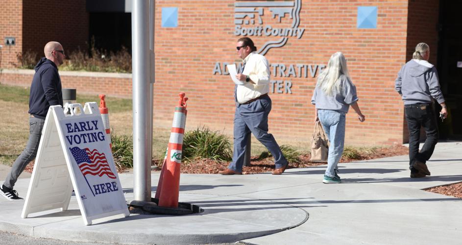 Iowa candidates encourage voters as early voting beings