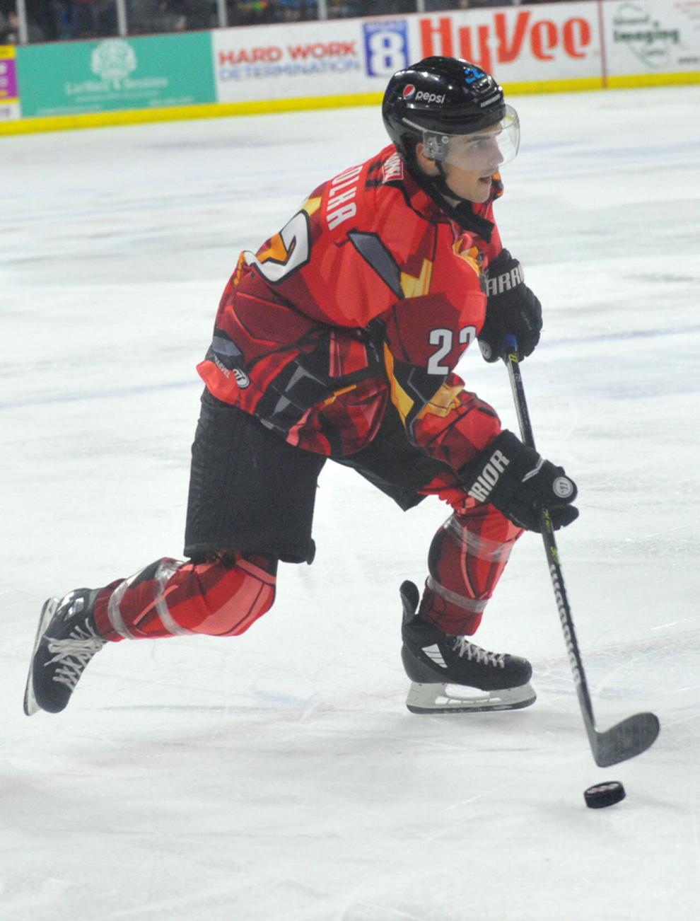 Photos: Quad City Storm vs Roanoke Rail Yard Dawgs hockey | Sports