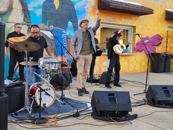 40 Days 40 Stories day #29 Vibrant Community_Jarabe Mexicano at Mercado
