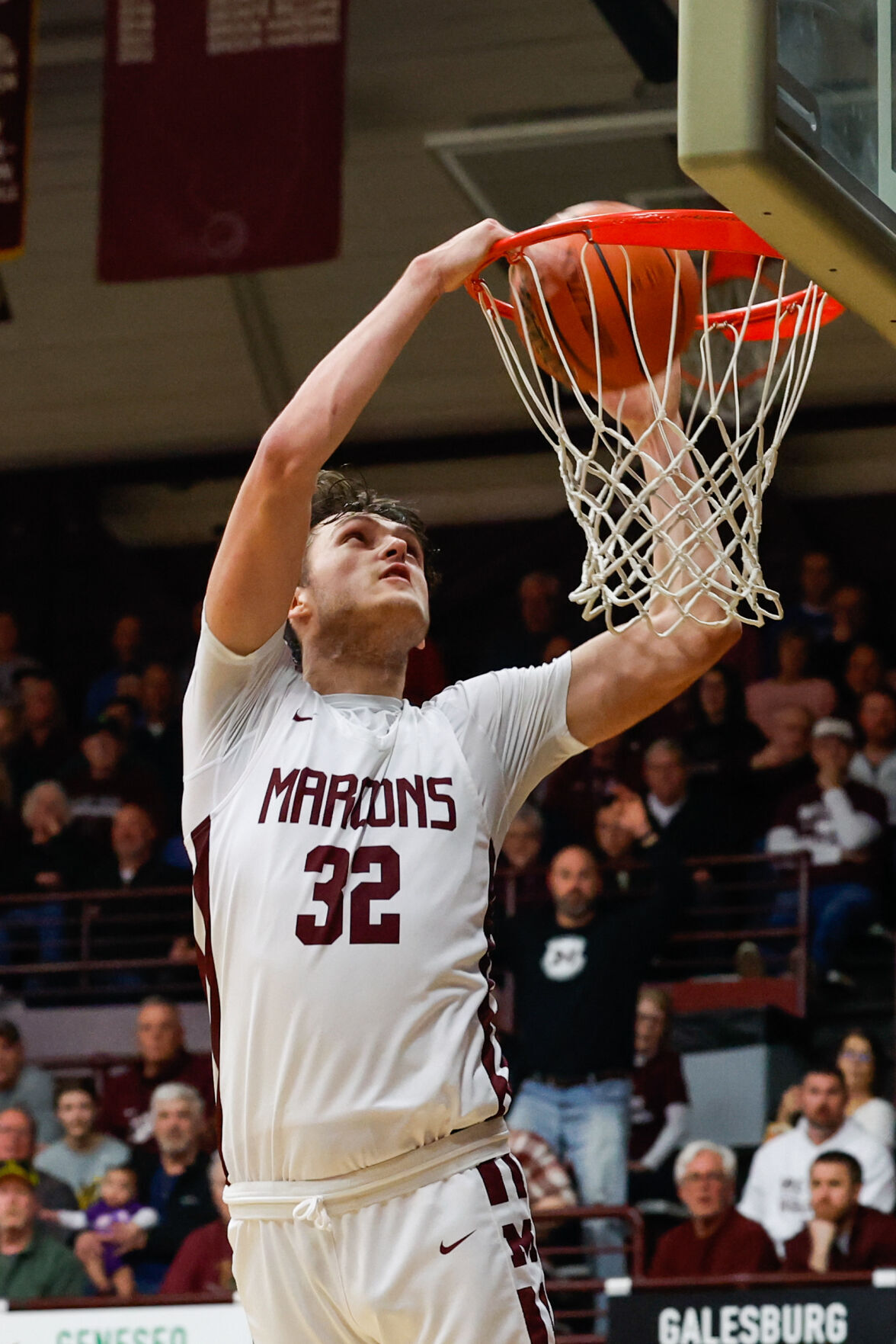 Prep boys basketball: Moline routs O'Fallon, claims first sectional title  in 19 years