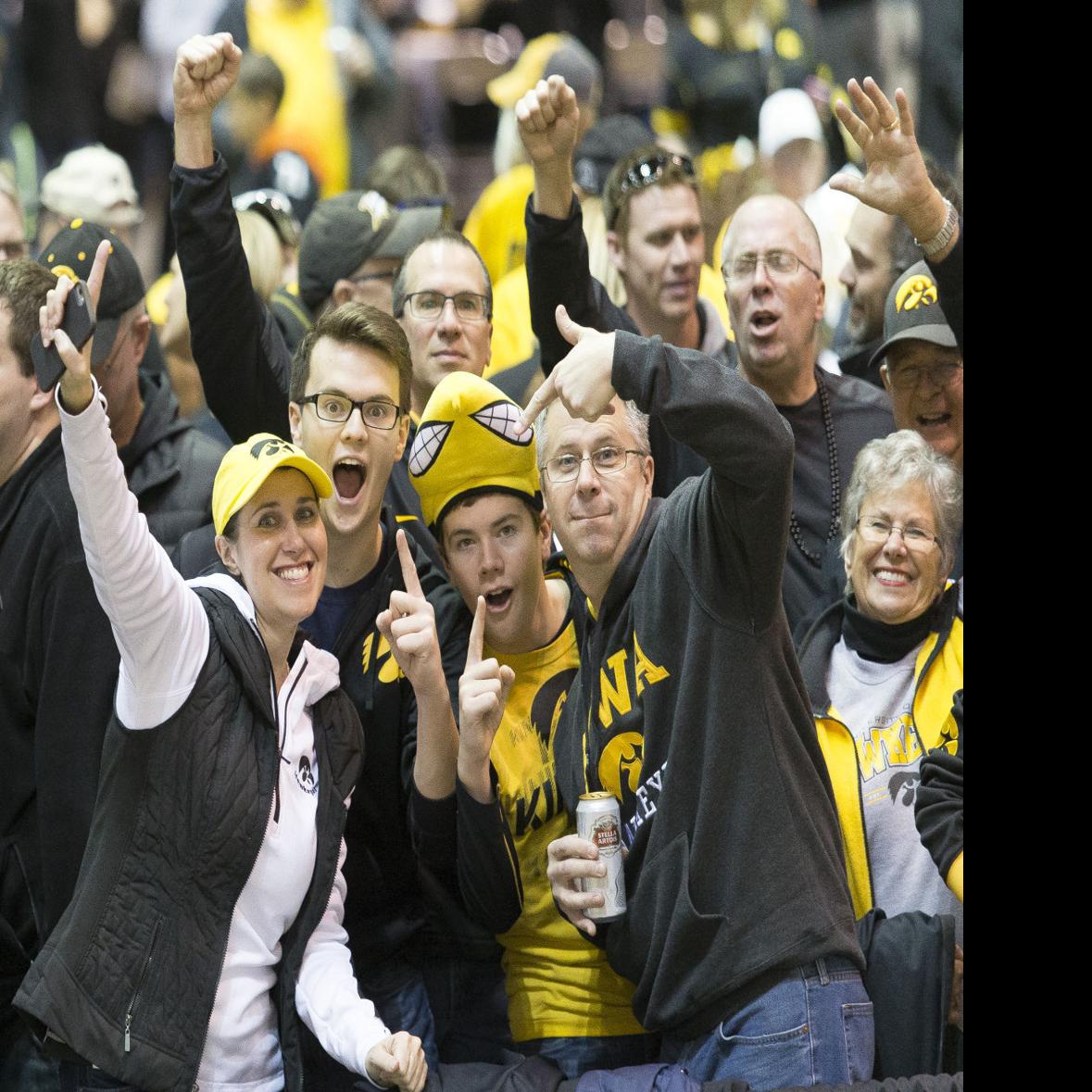 Hawkeye Fans Take Over Indy Iowa Hawkeyes Football Qctimes Com