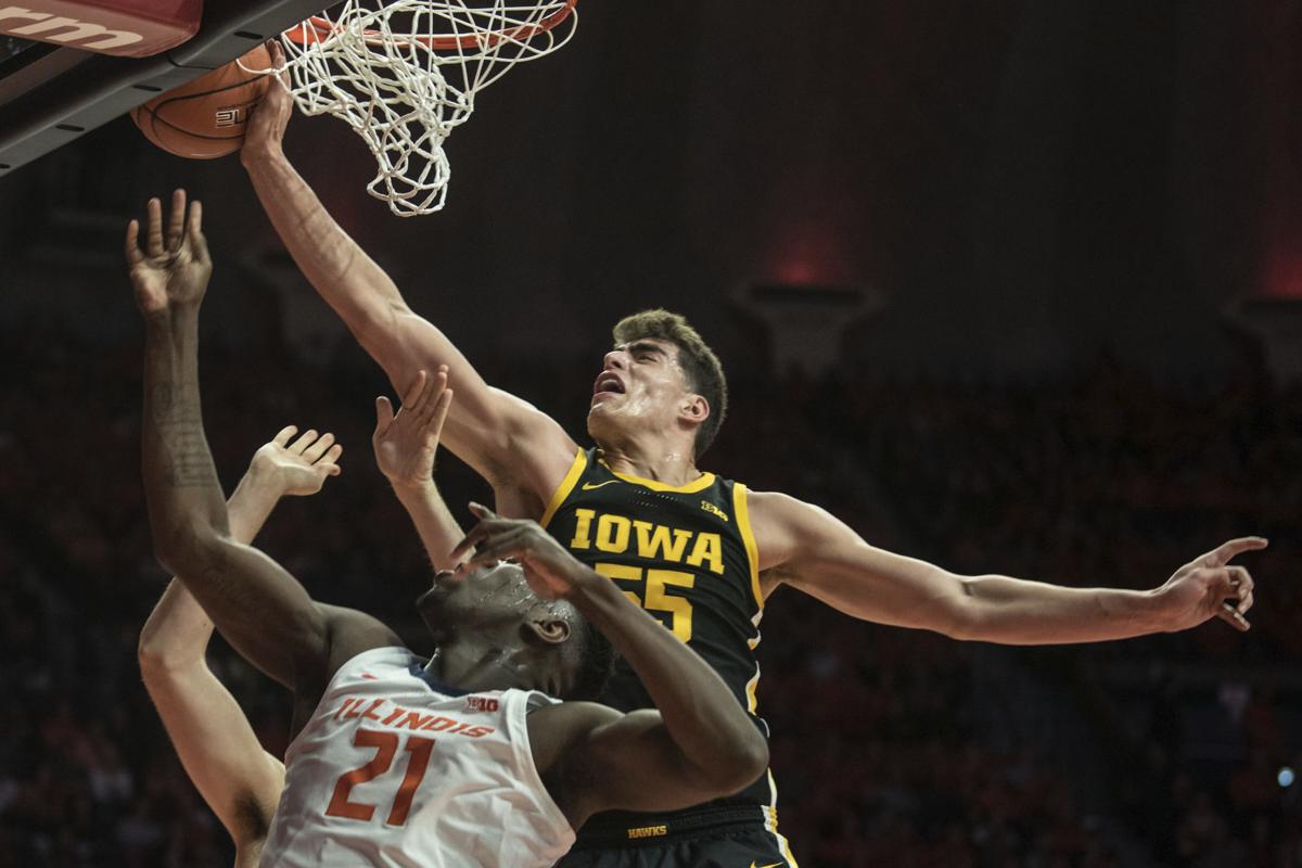 Hawkeyes Illini Add Another Chapter To Simmering Rivalry
