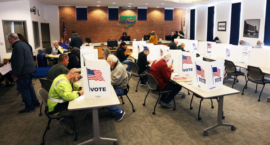 Iowa candidates encourage voters as early voting beings