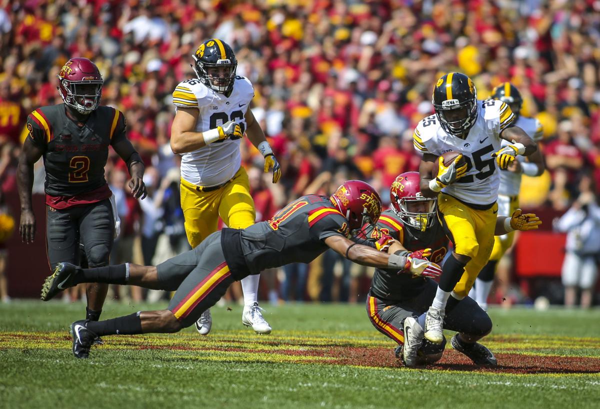 090917-HAWKEYE-FOOTBALL-059.jpg