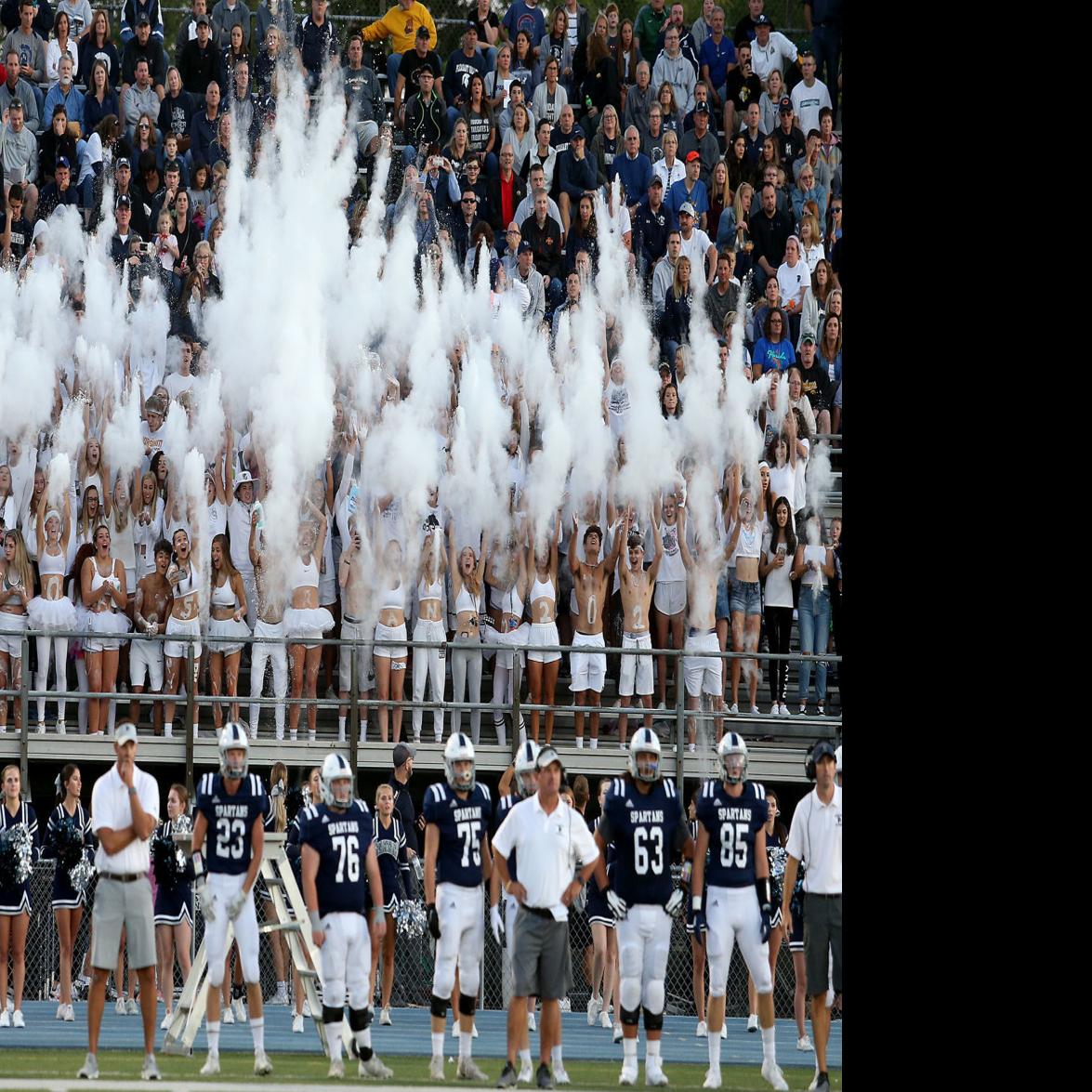 Photos Bettendorf At Pleasant Valley Season Opener High School Football Qcvarsitycom Qctimescom