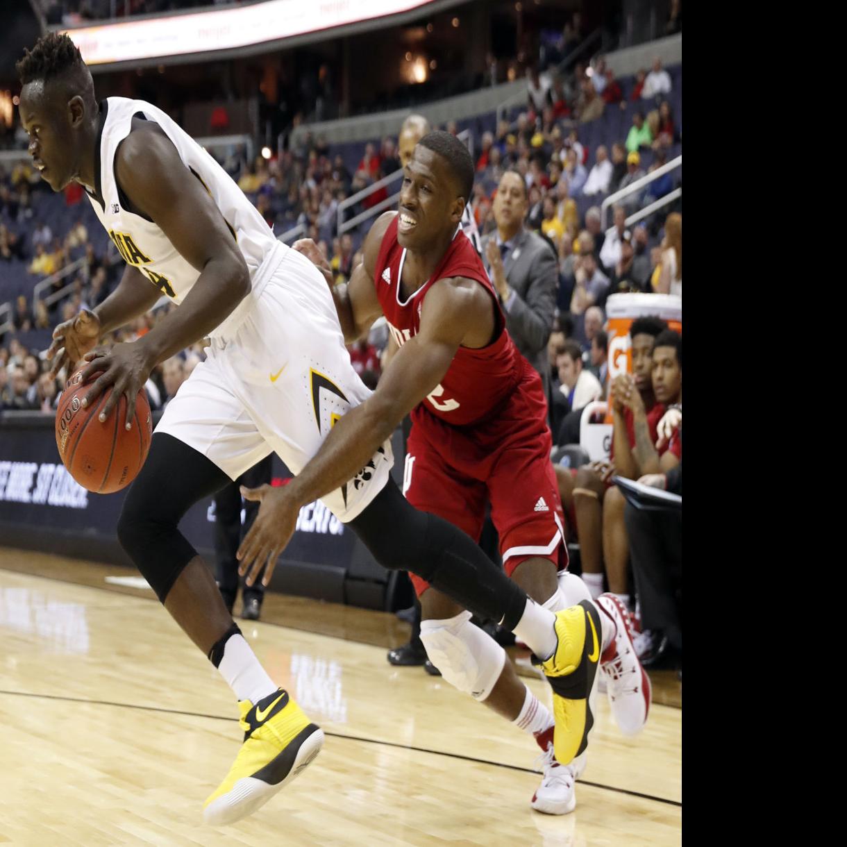 Hawkeyes Land No 1 Seed In Nit Host South Dakota Iowa Hawkeyes
