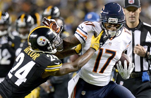 Chicago Bears cornerback Teez Tabor (37)covers a kickoff during an NFL  football game, Monday, November 8, 2021 in Pittsburgh. (AP Photo/Matt  Durisko Stock Photo - Alamy