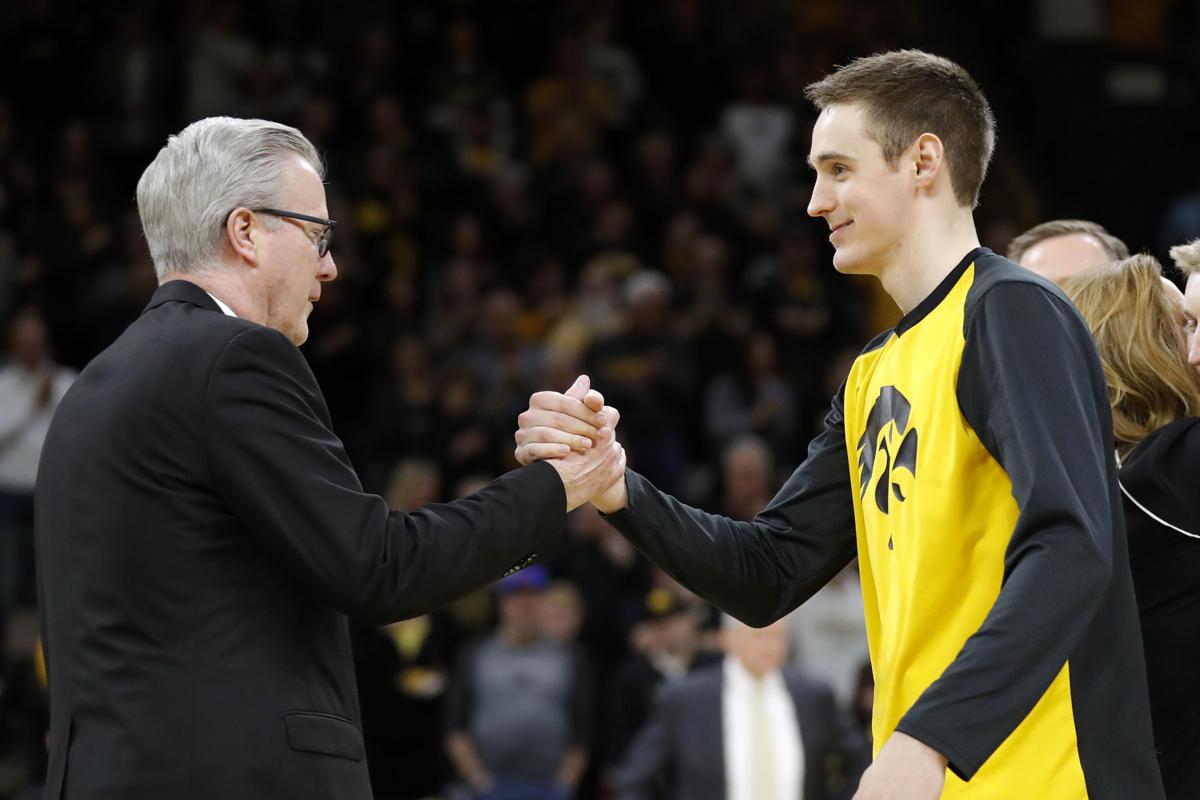 Baer Is Winner Of Chris Street Award Iowa Hawkeyes Basketball Qctimes Com Baer's pochard (aythya baeri) bird sounds free on dibird.com. iowa hawkeyes basketball