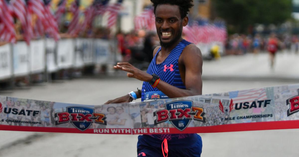 PHOTOS Scenes From The Finish Line Of The Quad City Times Bix 7 photos-scenes-from-the-finish-line-of-the-quad-city-times-bix-7