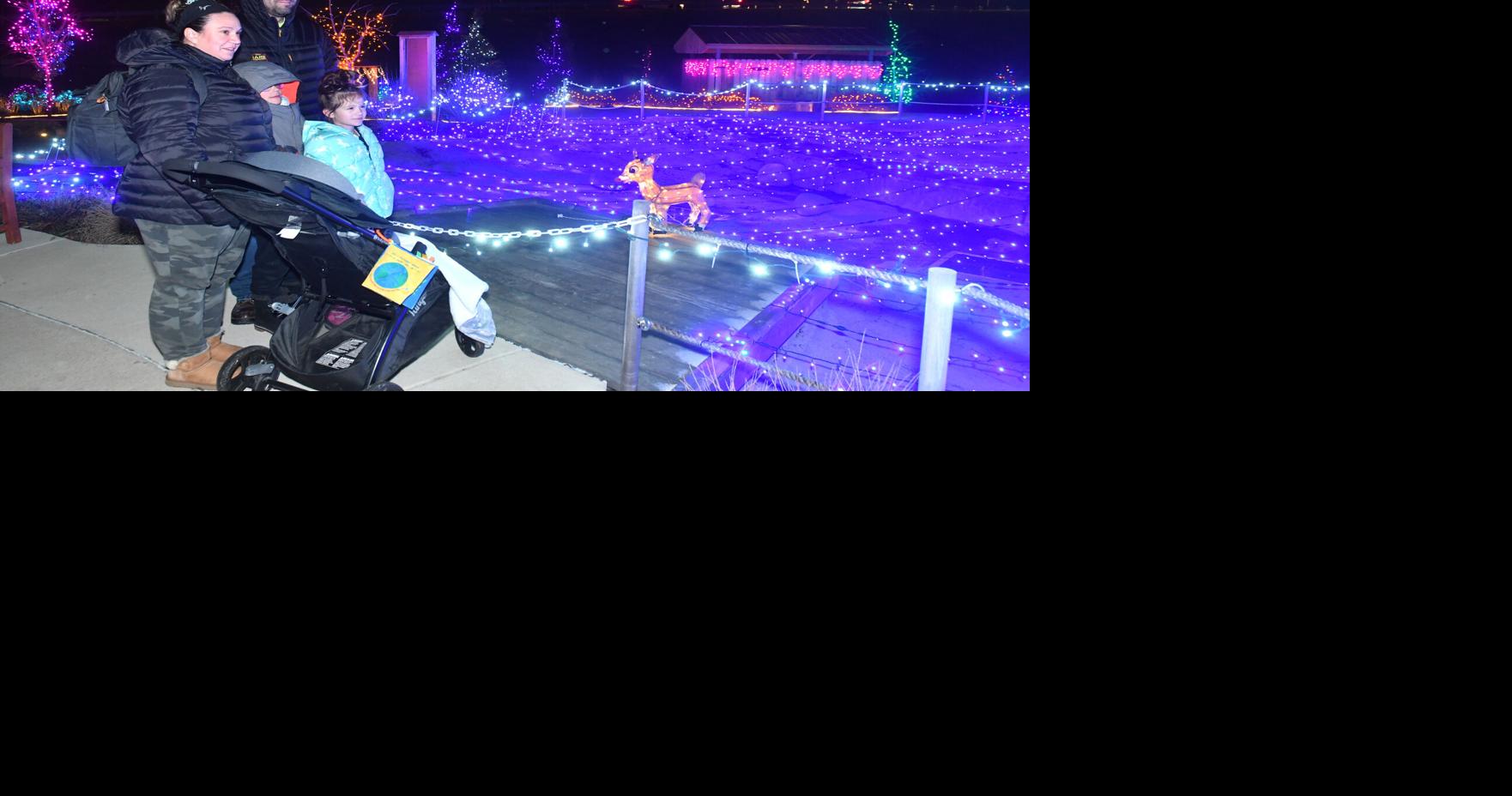 Photos QuadCity Botanical Center's Winter Night, Winter Lights display