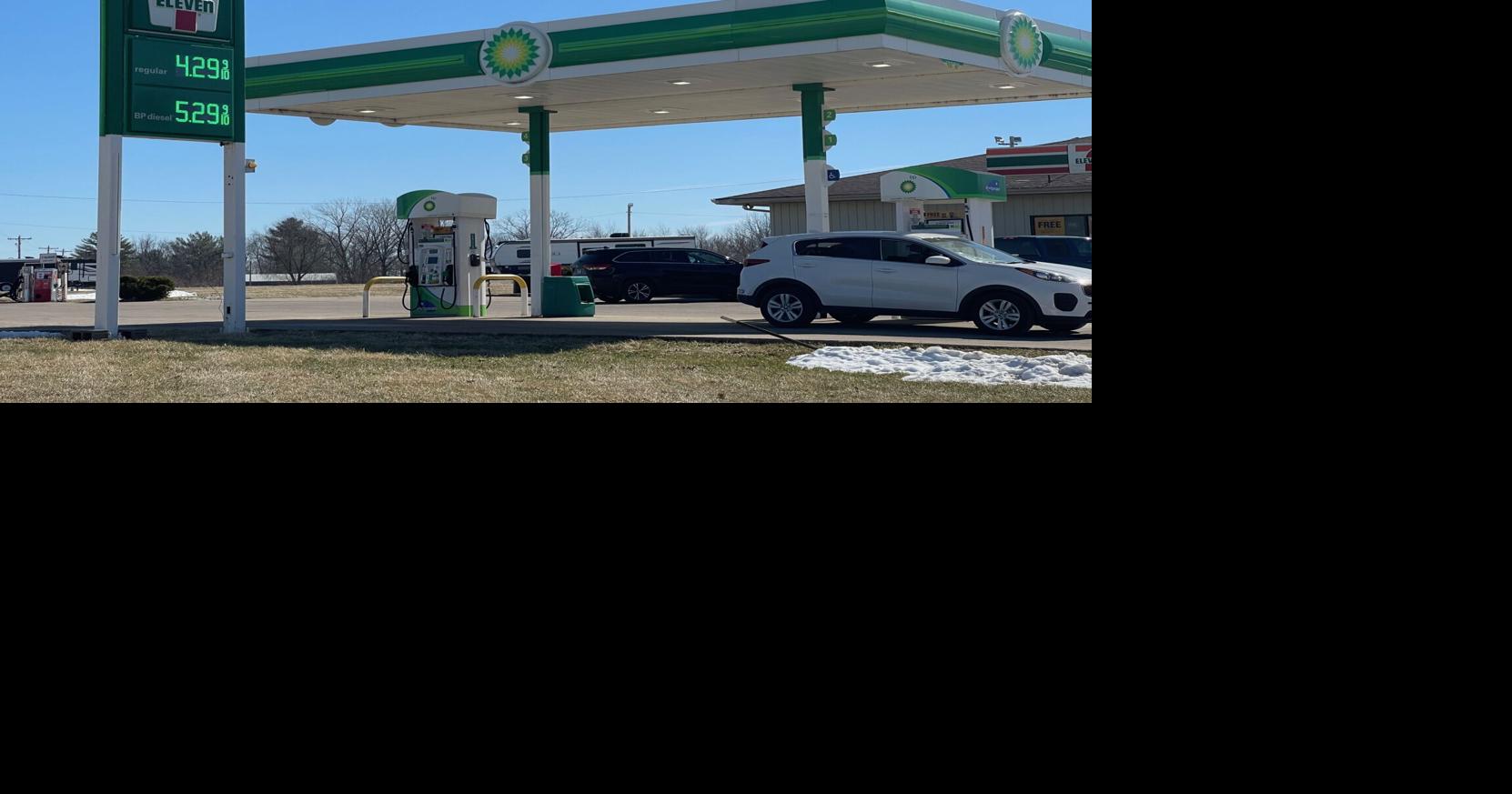 Quad-Cities gas prices drop by nearly 10 cents in the past week