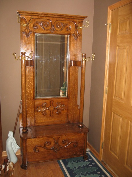 Hall Tree Has Its Roots In Davenport Doug Smith Qctimes Com Qctimes Com