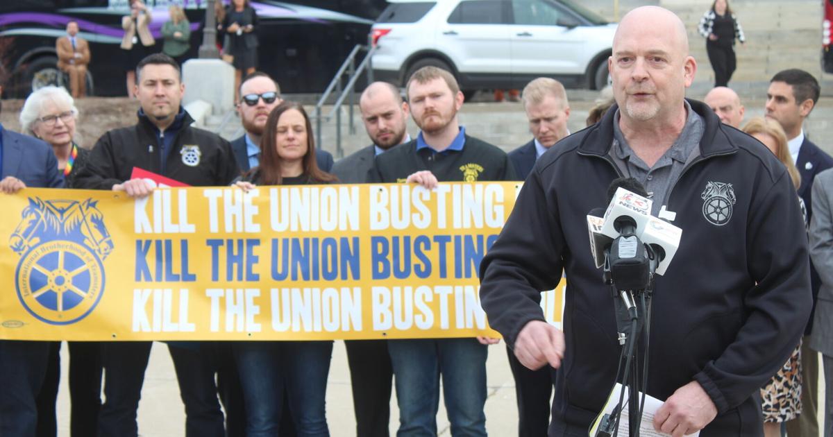 Union truckers protest “union-busting” bill at Capitol