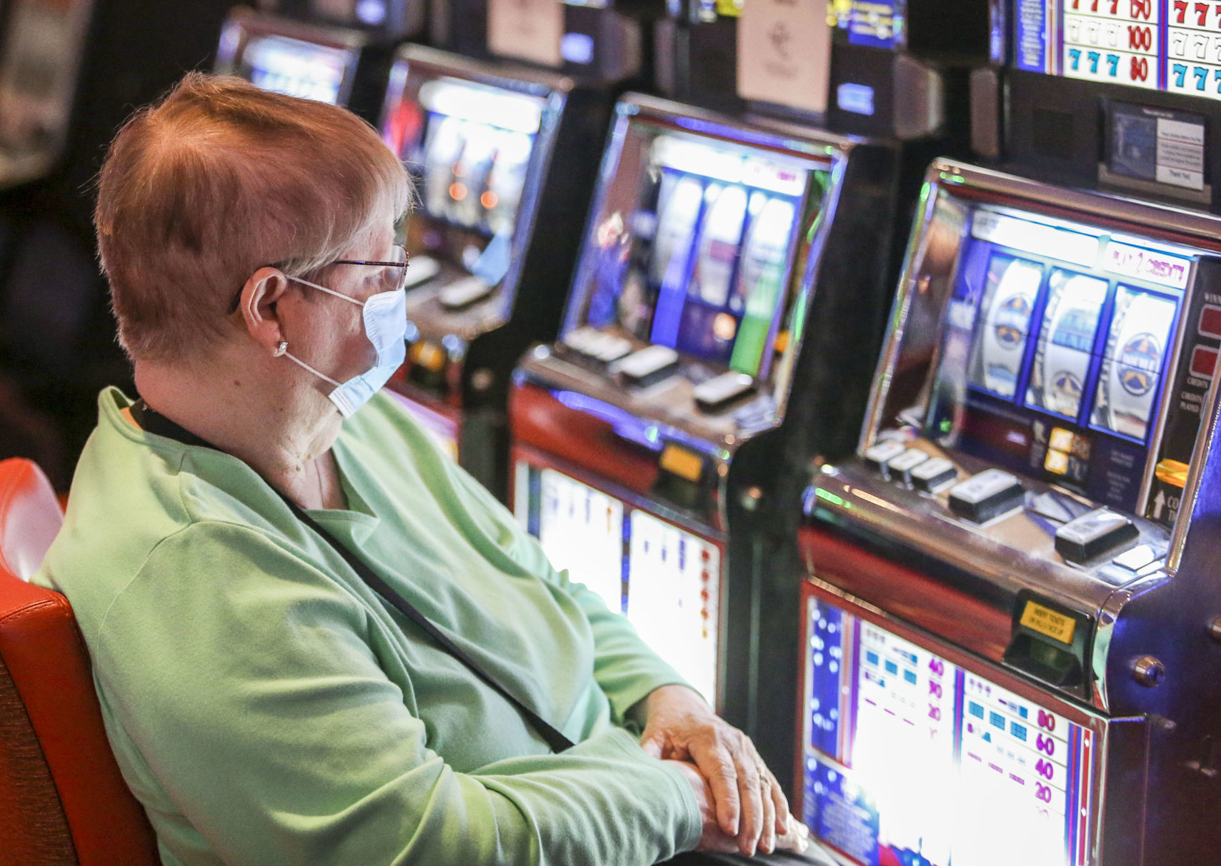 Almost half of Iowa casinos requiring face masks