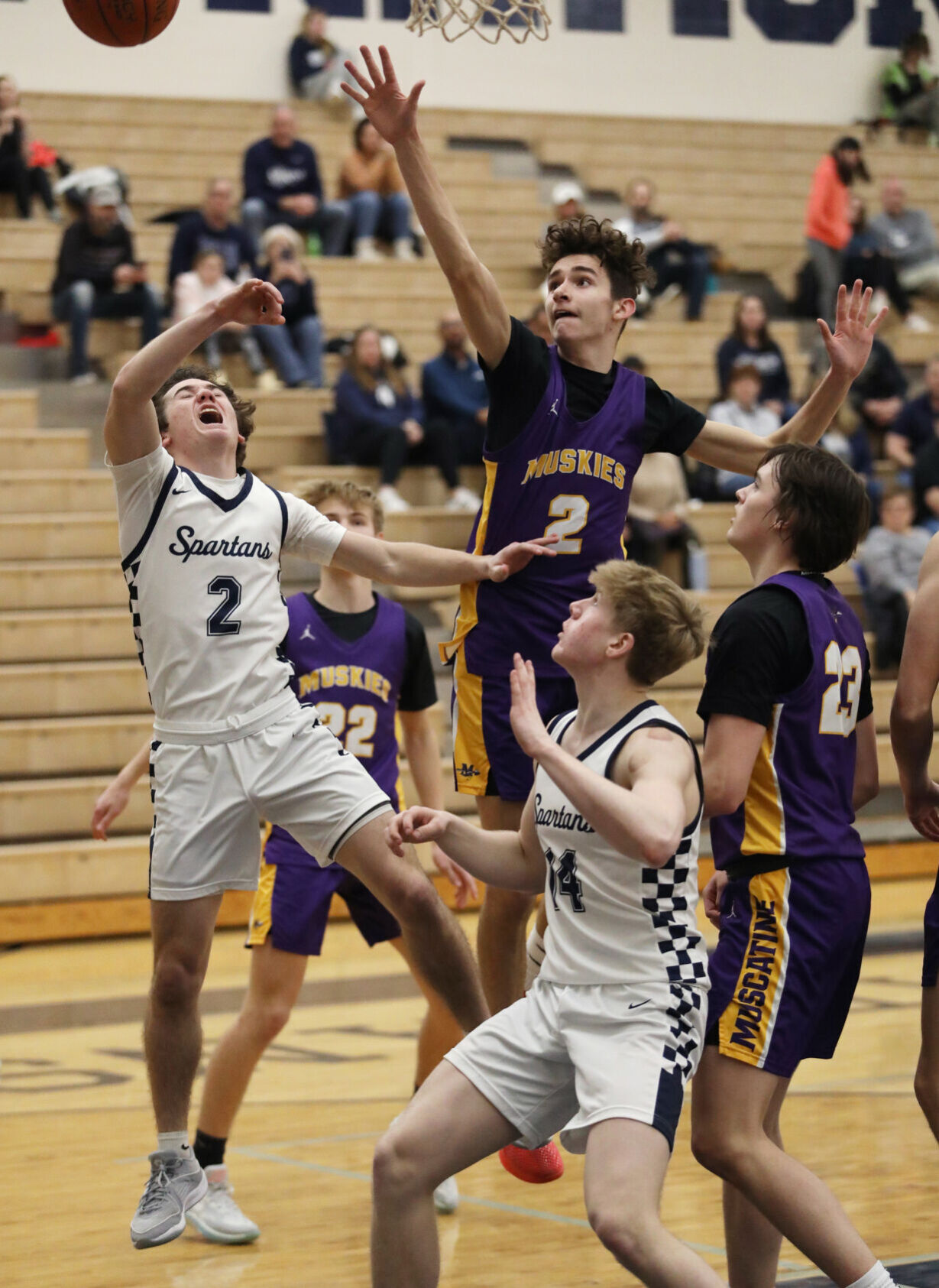Pleasant Valley Triumphs Over Muscatine with 62-42 Victory