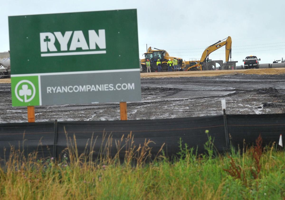 Breaking Amazon Announces Plans To Bring More Than 1 000 Jobs To Davenport Business Economy Qctimes Com Breaking Amazon Announces Plans To Bring More Than 1 000 Jobs To Davenport Business Economy Qctimes Com