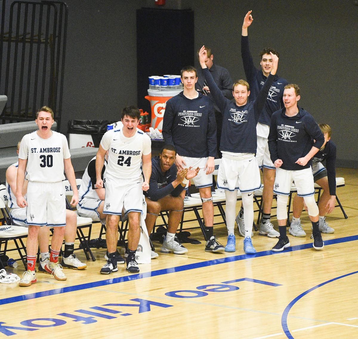 Fighting Bees Bury 19 3 Pointers To Rout Titans Basketball Qctimes Com
