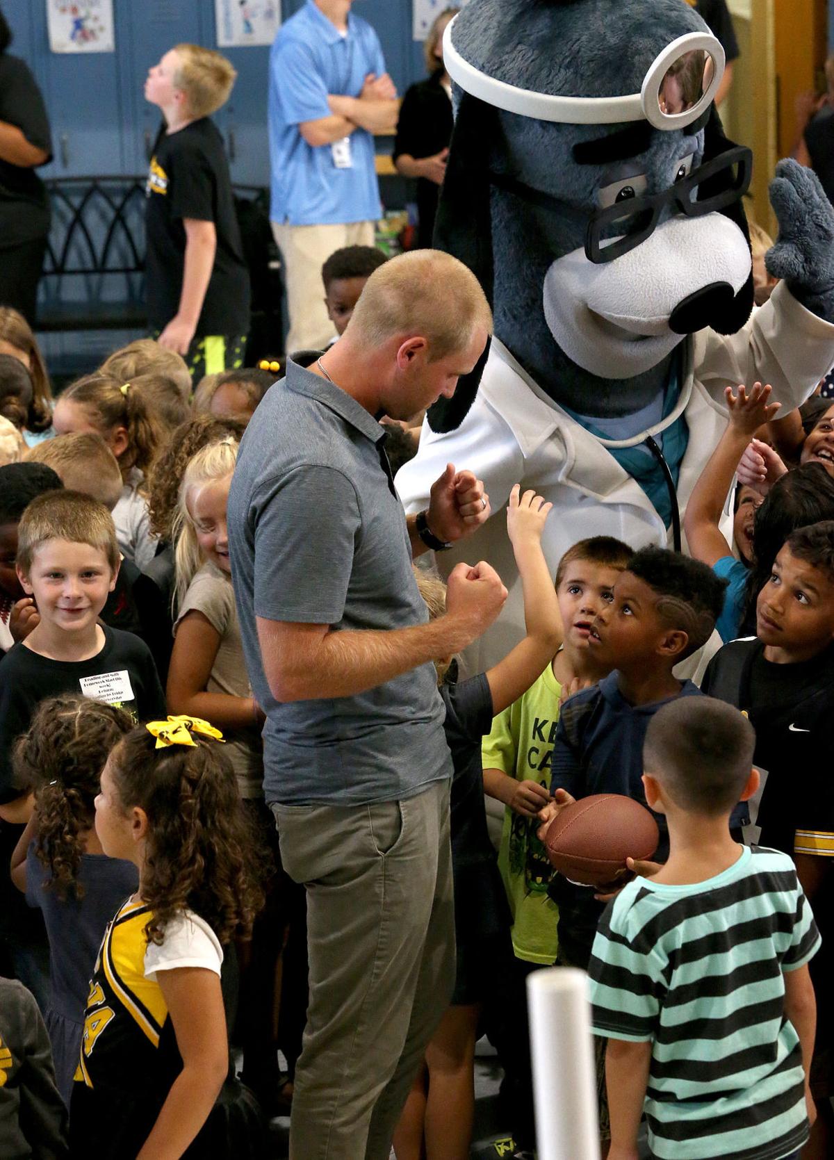 Hayes Elementary wins with former Iowa star Local Education