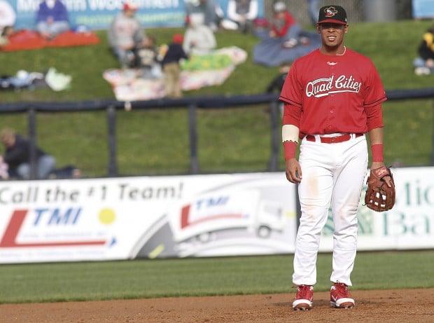 Ex-Bandit Kolten Wong makes Cardinals debut