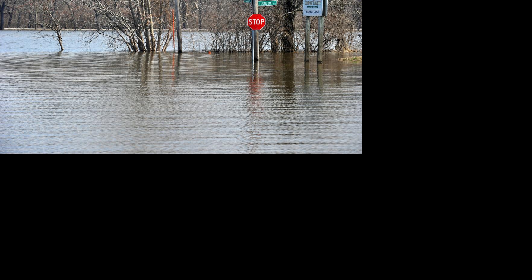 Mississippi River rises above 13 feet in Davenport; S. Concord Street closed