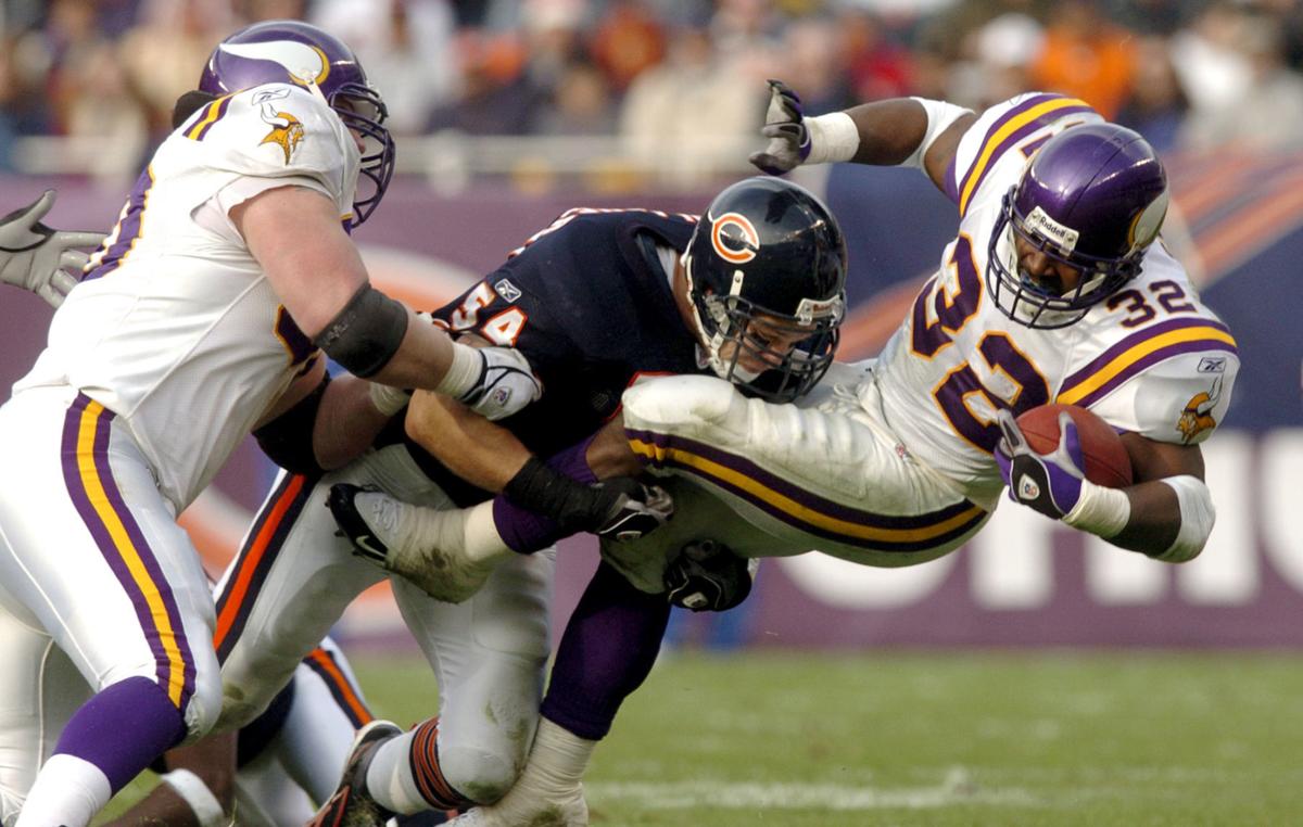 Brian Urlacher's INCREDIBLE Career Highlights