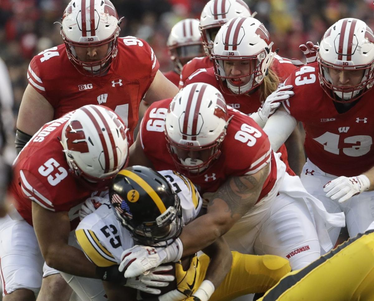 Hawkeye offense vanishes as Badgers roll Hawkmaina