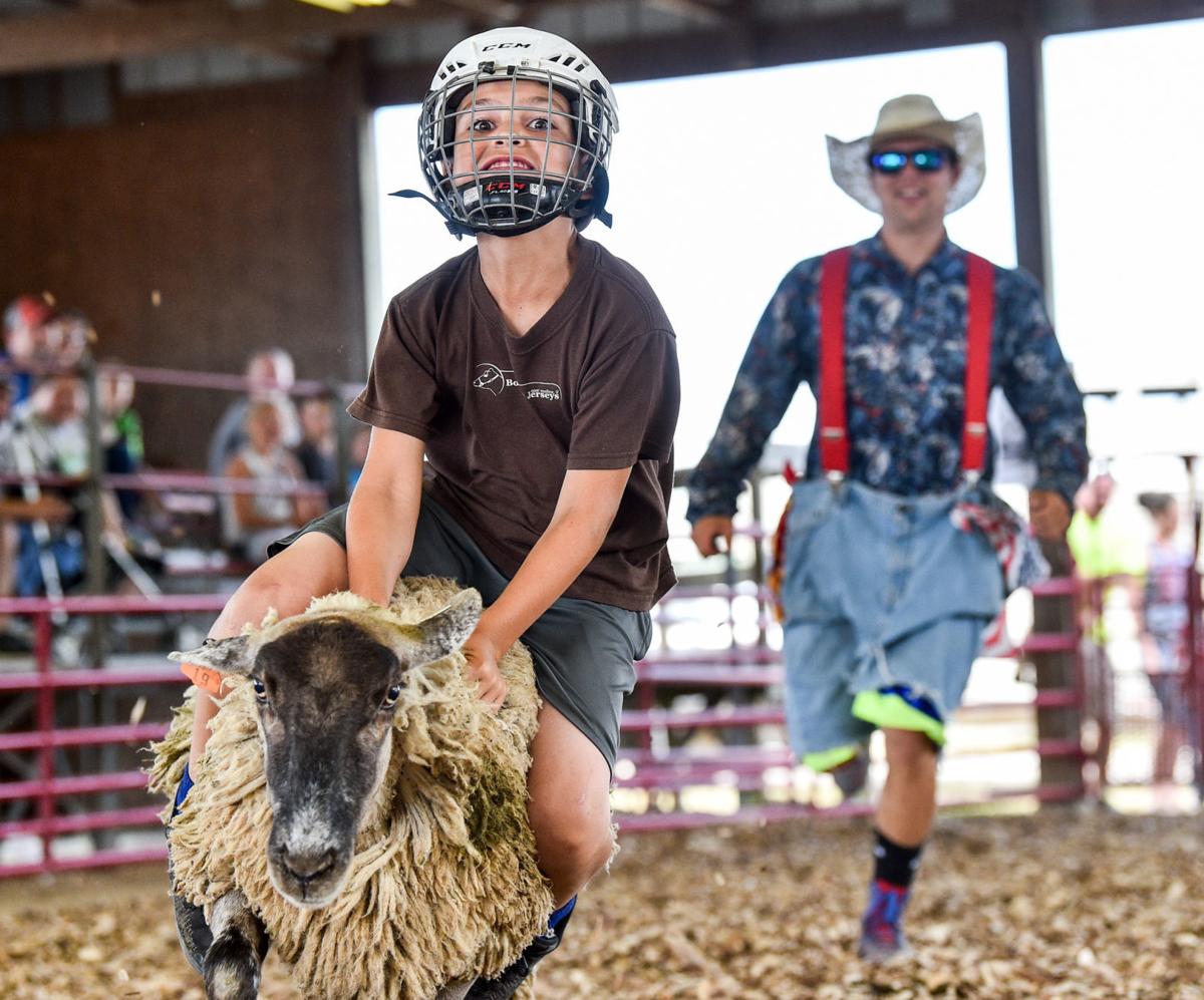Hanging on on Rock Island County Fair