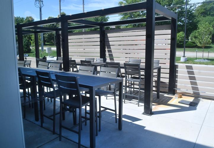 Edison's Raw Bar in Bettendorf blends contemporary and vintage