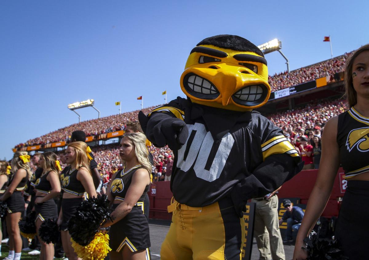 090917-HAWKEYE-FOOTBALL-068.jpg