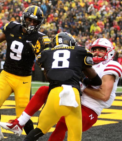 112318-Iowa-Football-012
