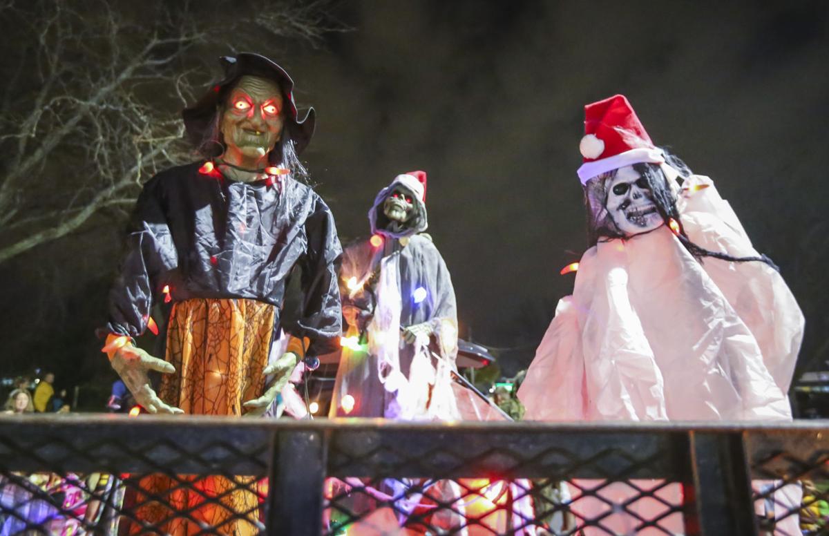 102916-BETTENDORF-HALLOWEEN-008.jpg