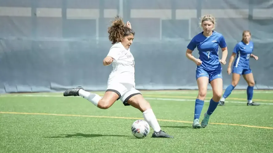 Women’s soccer battles UW-Platteville to scoreless draw