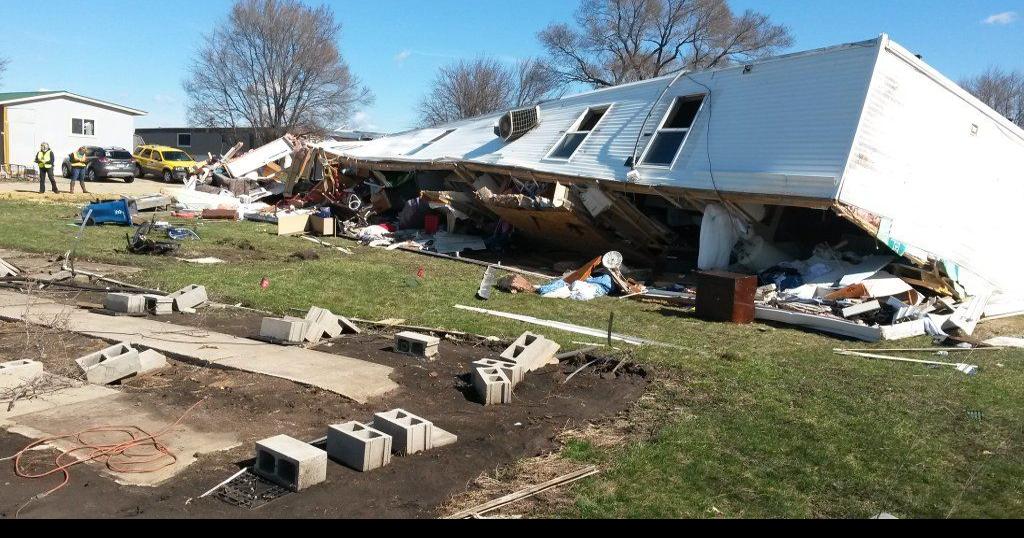 Updated Storm damages Clinton mobile home park