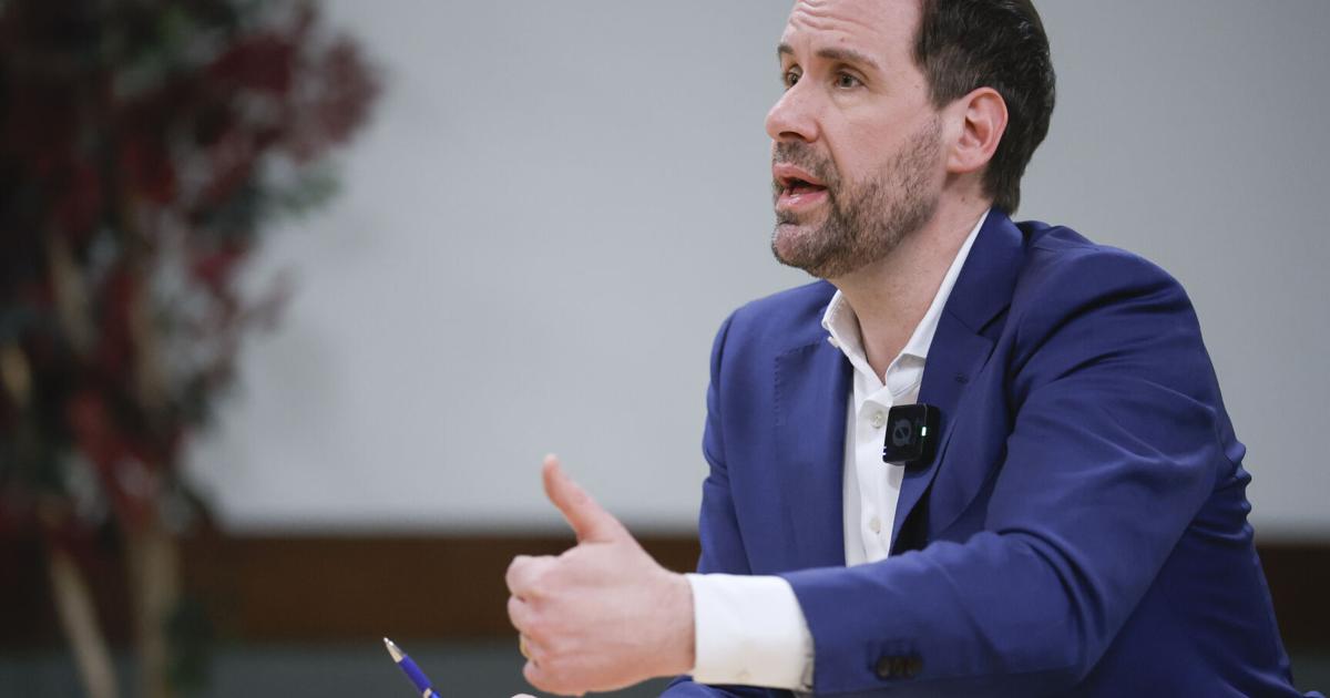 Dem Senators Back Turek in Iowa Race