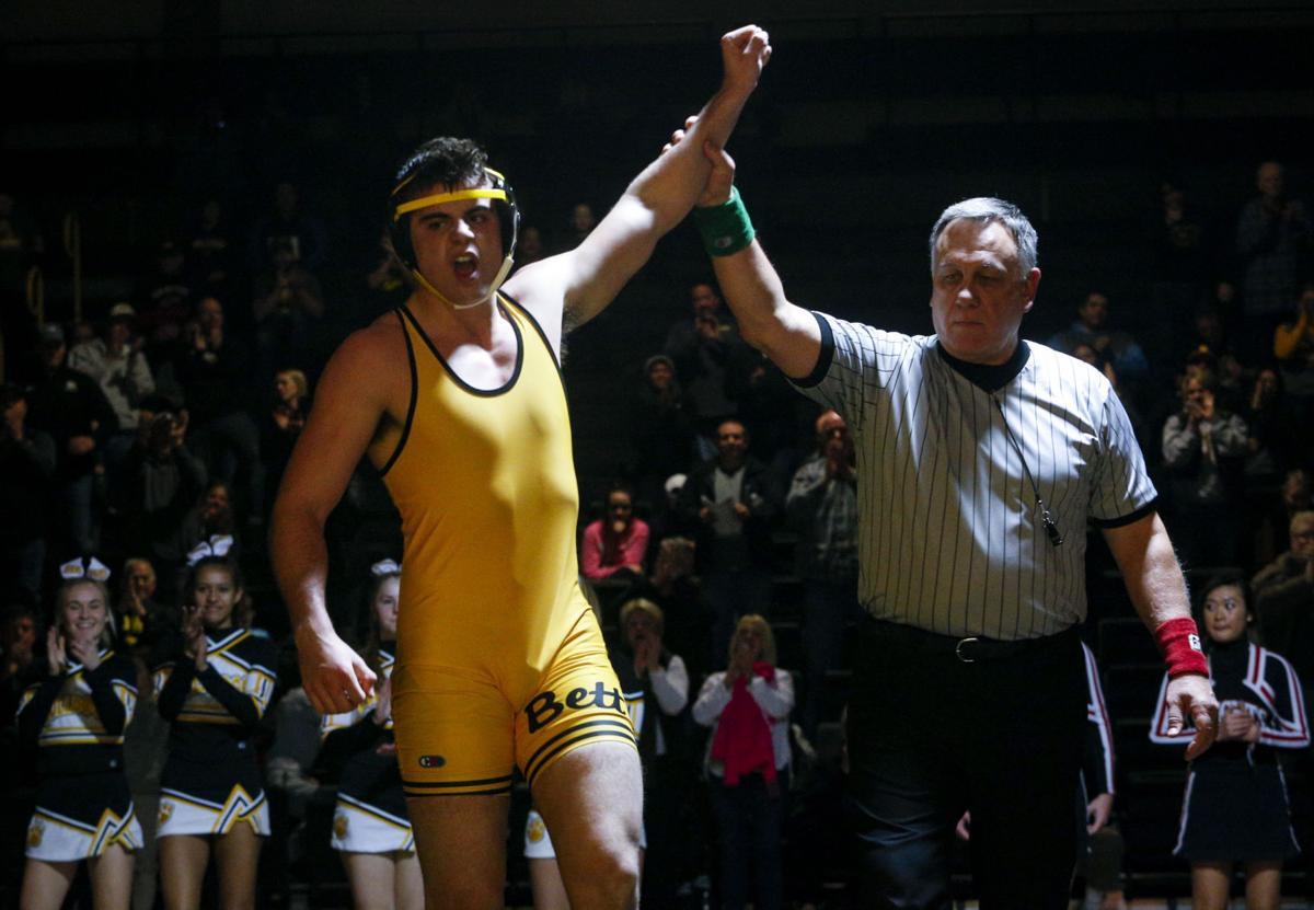 011117-BETTENDORF-WRESTLING-008