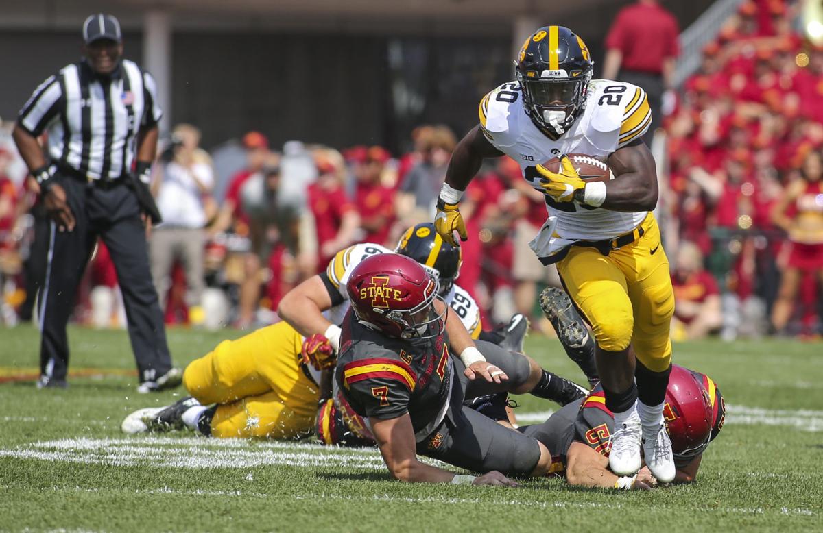 090917-HAWKEYE-FOOTBALL-003