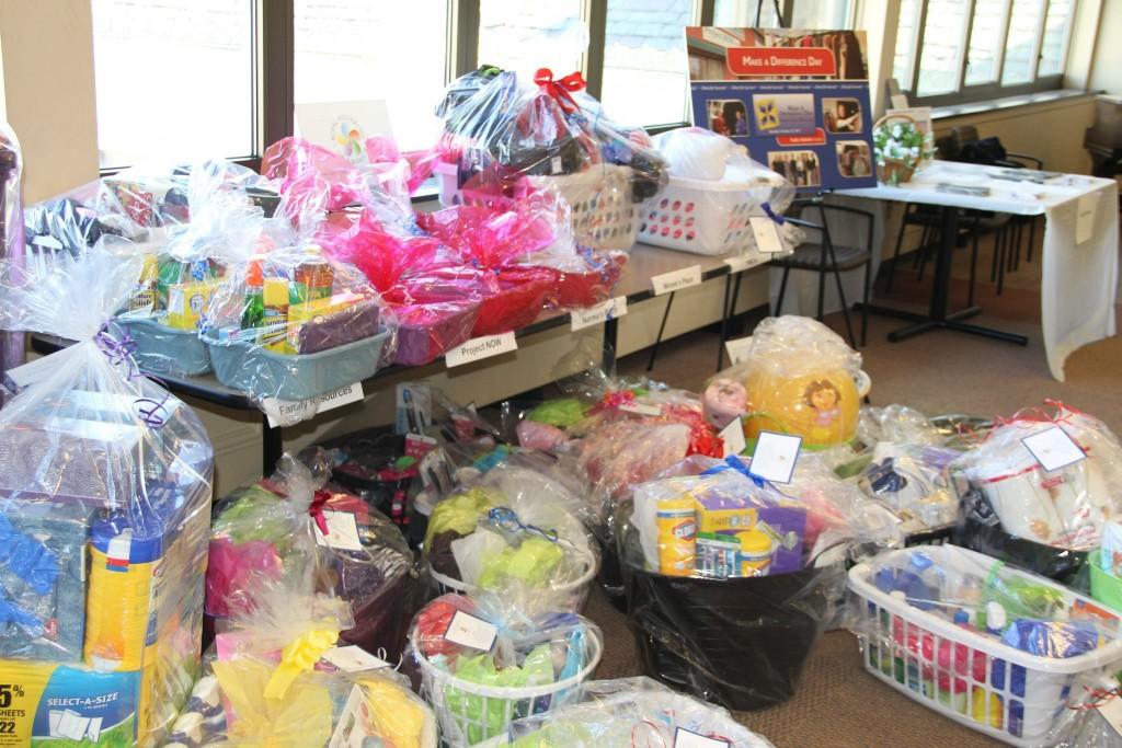 Royal Neighbors Boosts Q C Nonprofits Business Economy Qctimes Com