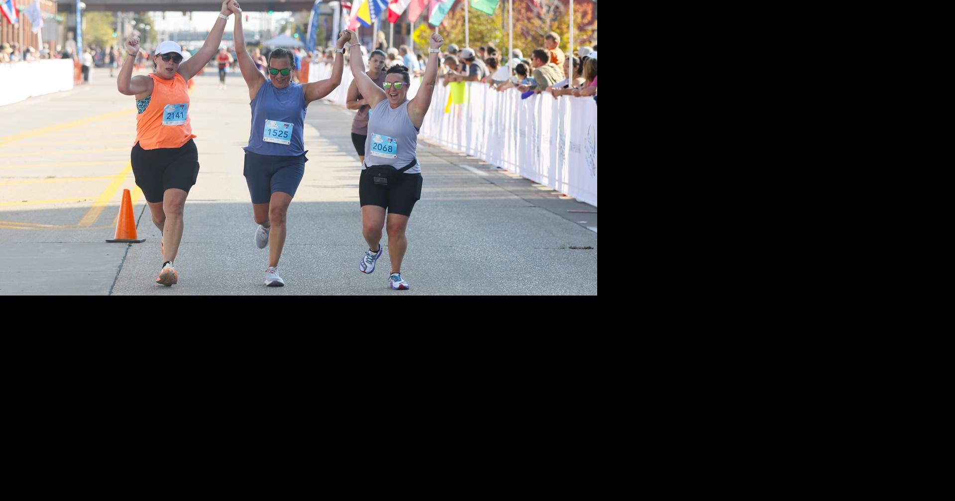 Runners flock to Quad Cities Marathon Sunday morning