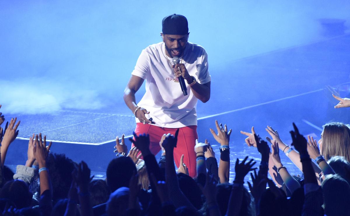 2017 iHeartRadio Music Awards - Show