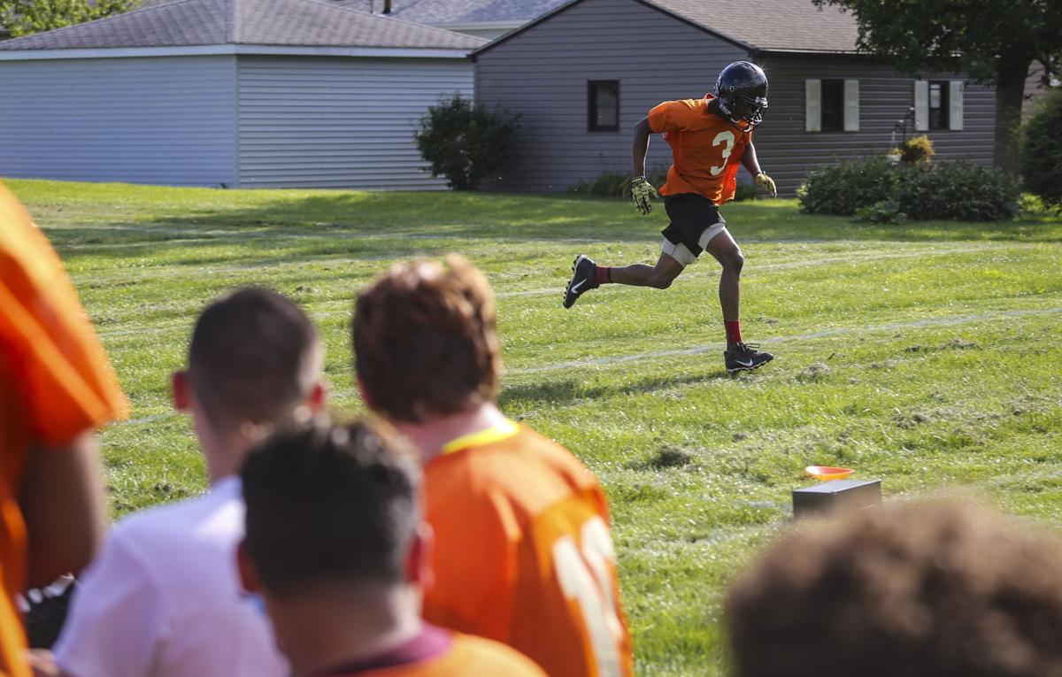 080717-FOOTBALL-PRACTICE-014