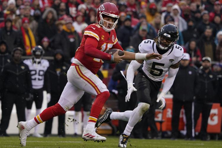 Chiefs squander control of AFC playoff race in Cincinnati