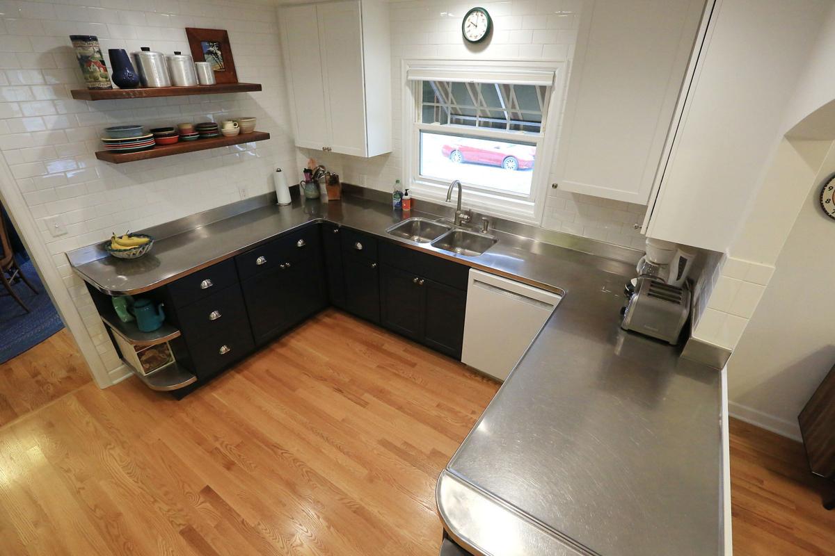 Bettendorf Home Boasts One Of A Kind Stainless Steel Countertop