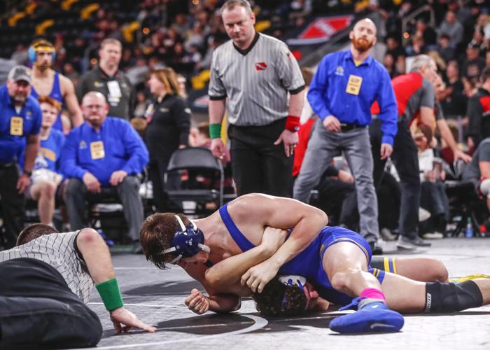 Iowa state duals Wilton falls behind early, drops 1A title bout to top
