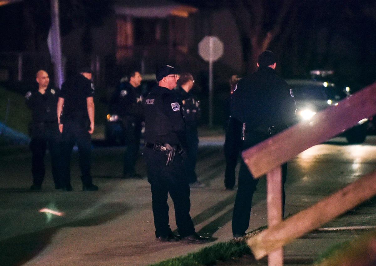 Teen severely wounded in Davenport shooting