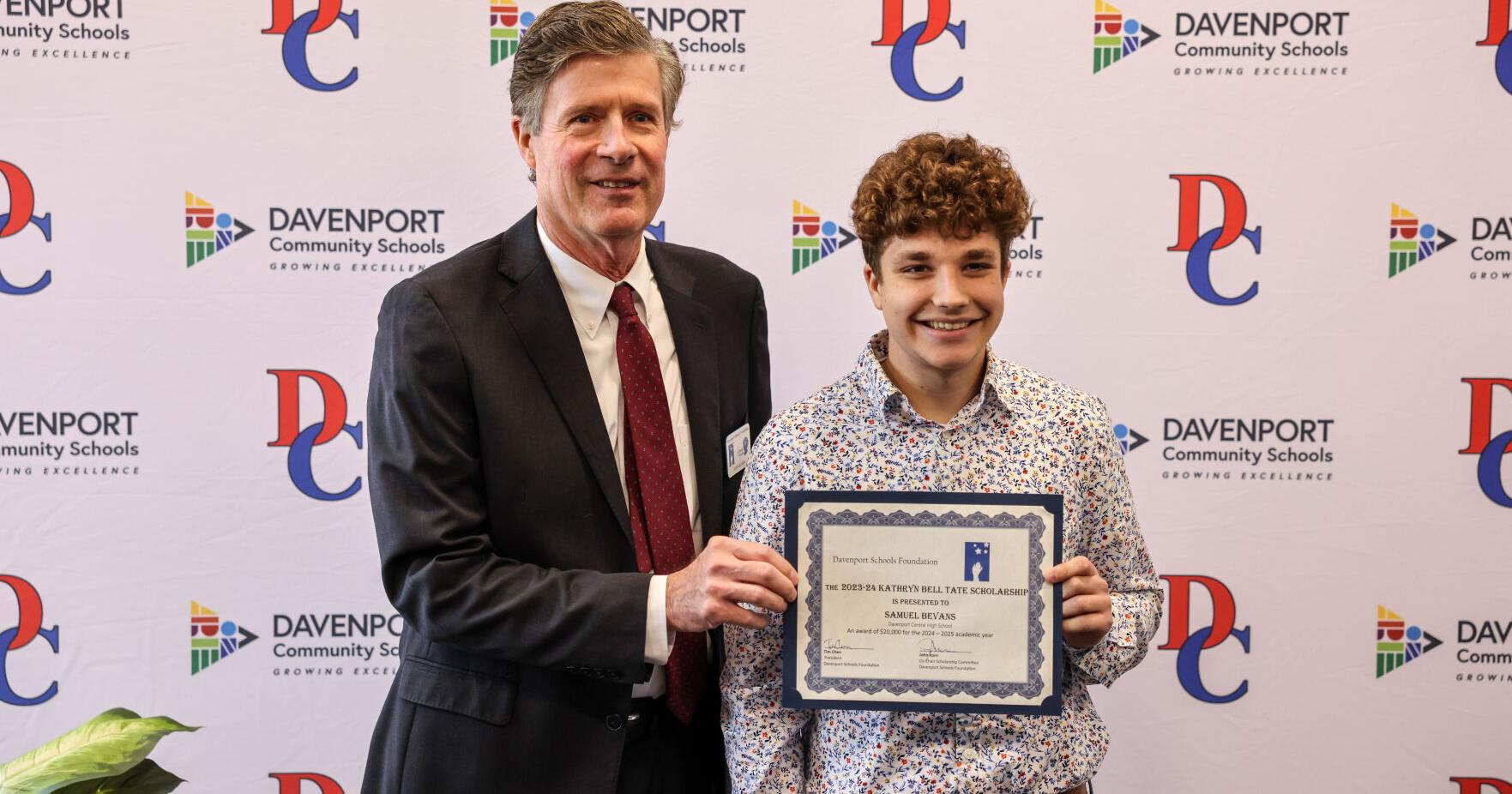 Quad-Cities area students earn scholarships - Vimarsana News